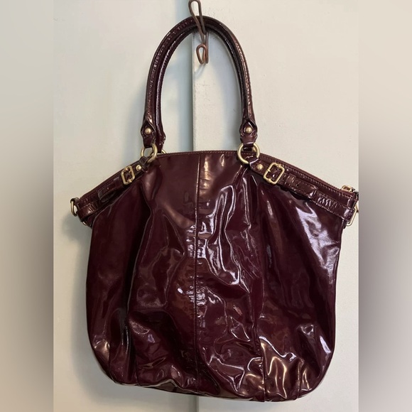 COACH Madison Lindsey Patent Leather Large 18627
Satchel in Plum Good Condition - Picture 2 of 12